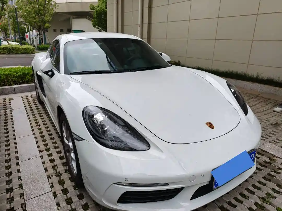 PORSCHE 718