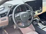 Photo 6 - Lexus ES
