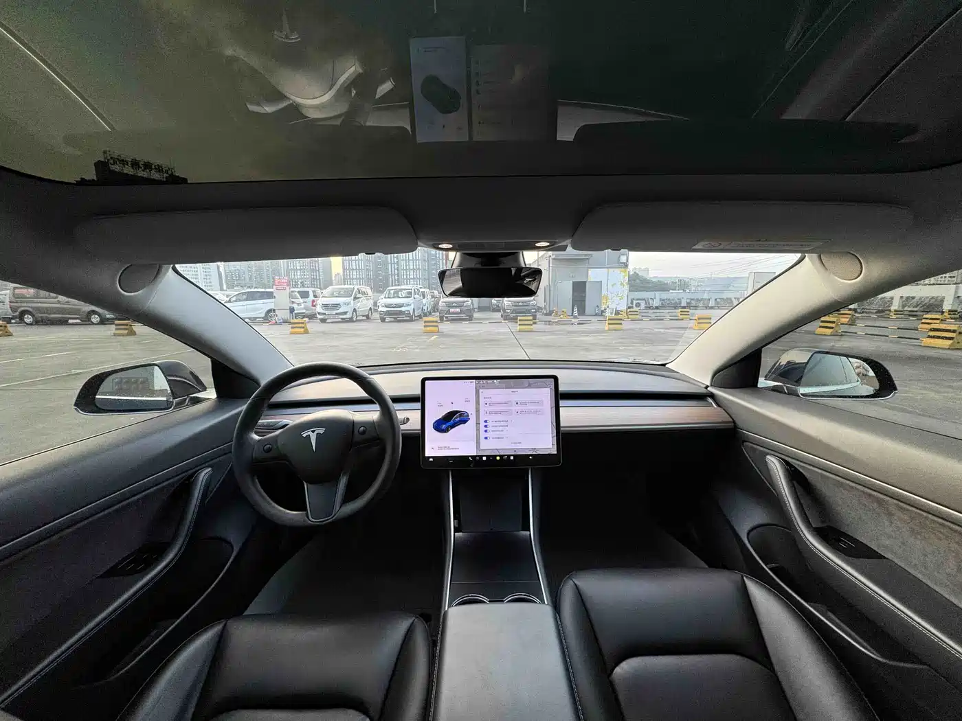 TESLA MODEL 3