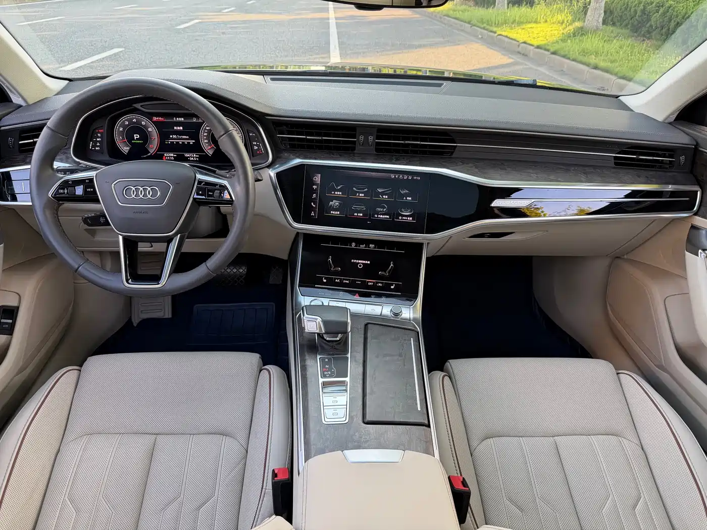Фото 12 - Audi A6L