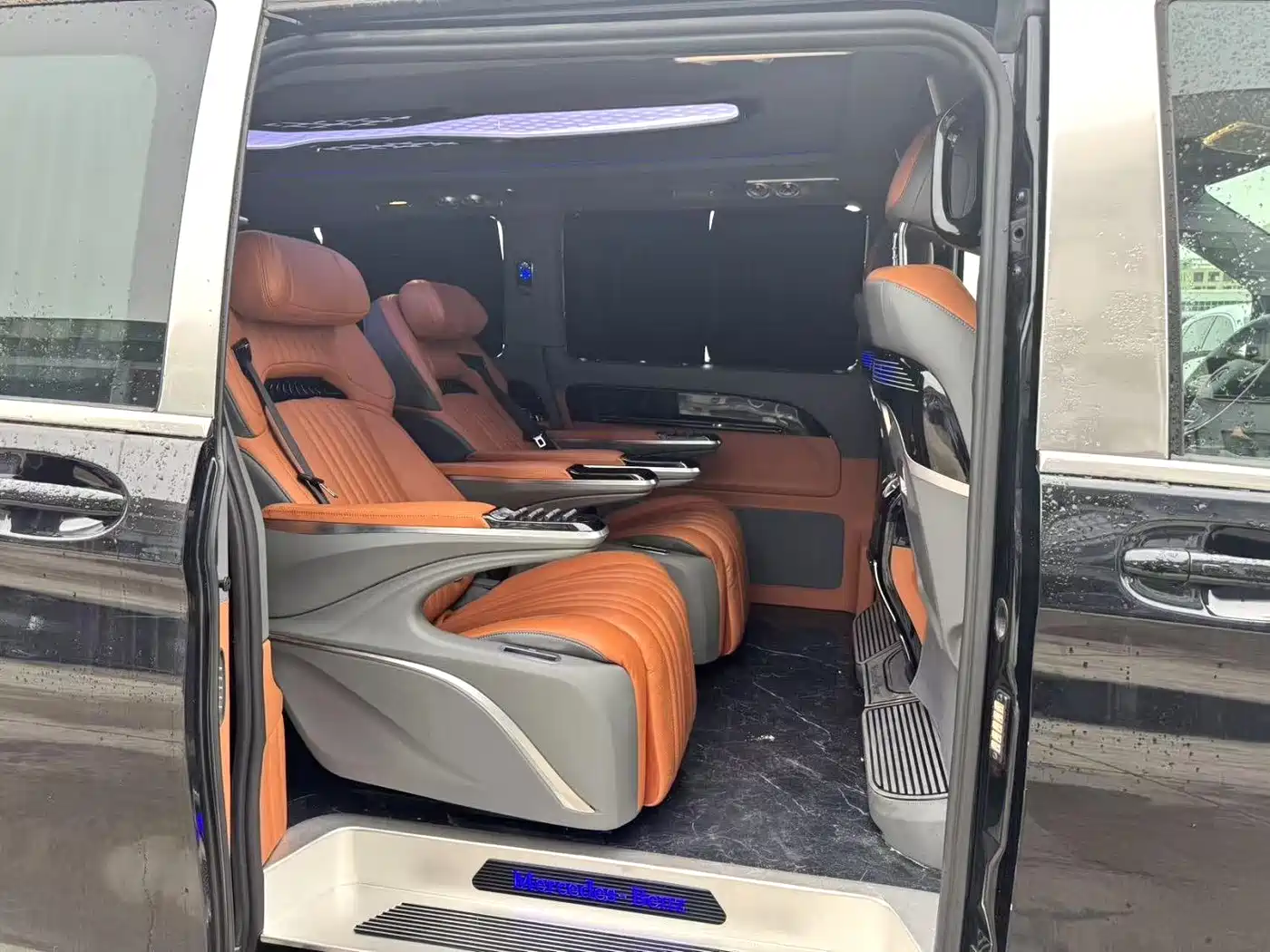 Mercedes-Benz Vito 2023 2.0T Elite 7-Seater фото 7