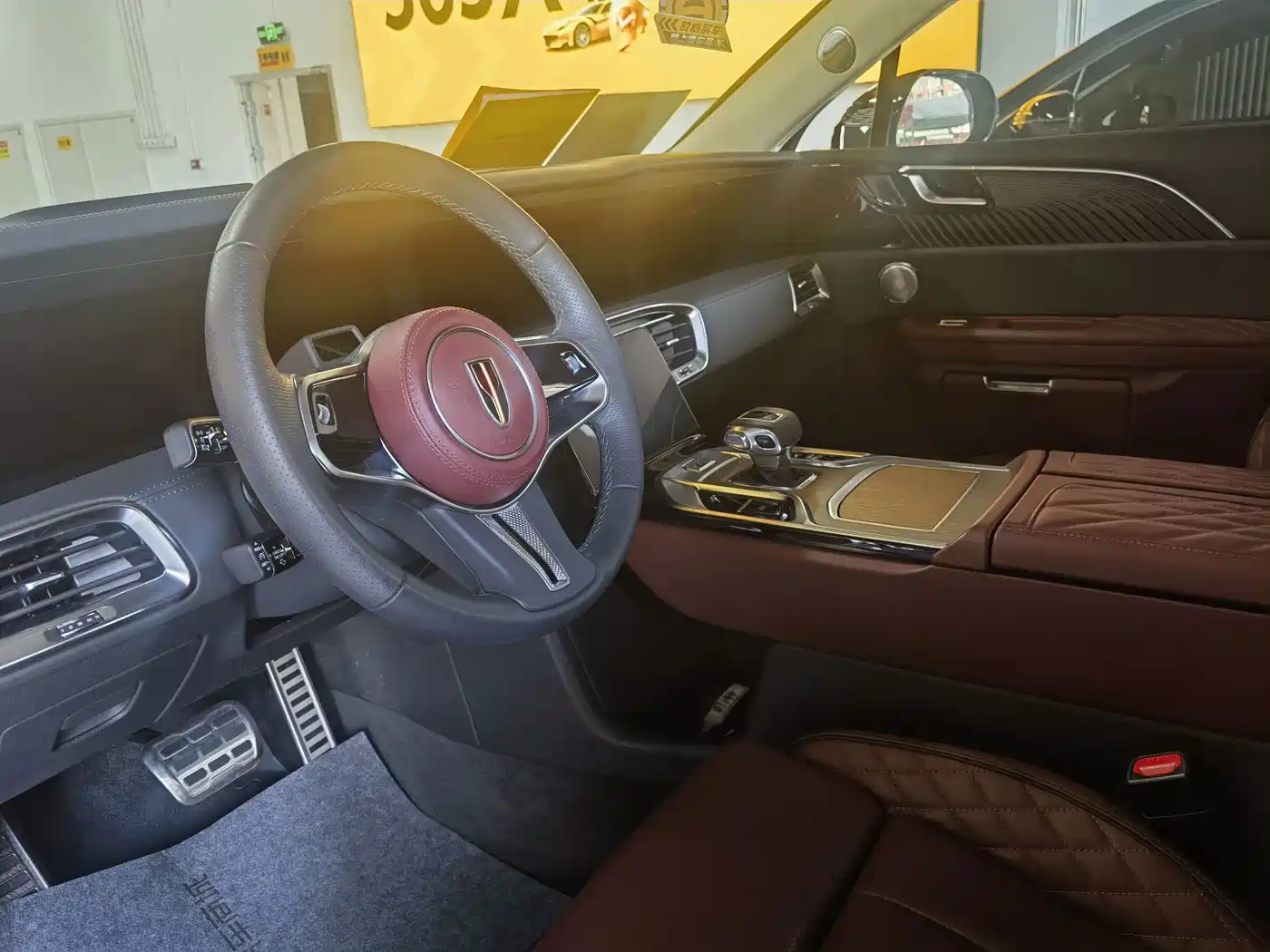 Hongqi E-HS9 2023 2022 660km Qi Ling Edition (4-seater)