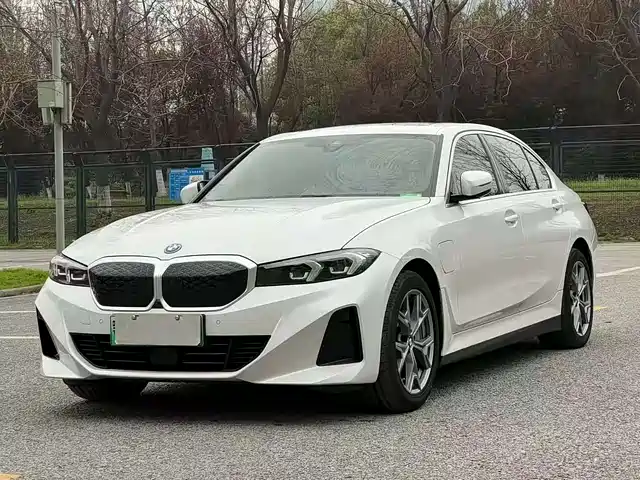 BMW i3 2025 eDrive 35 L