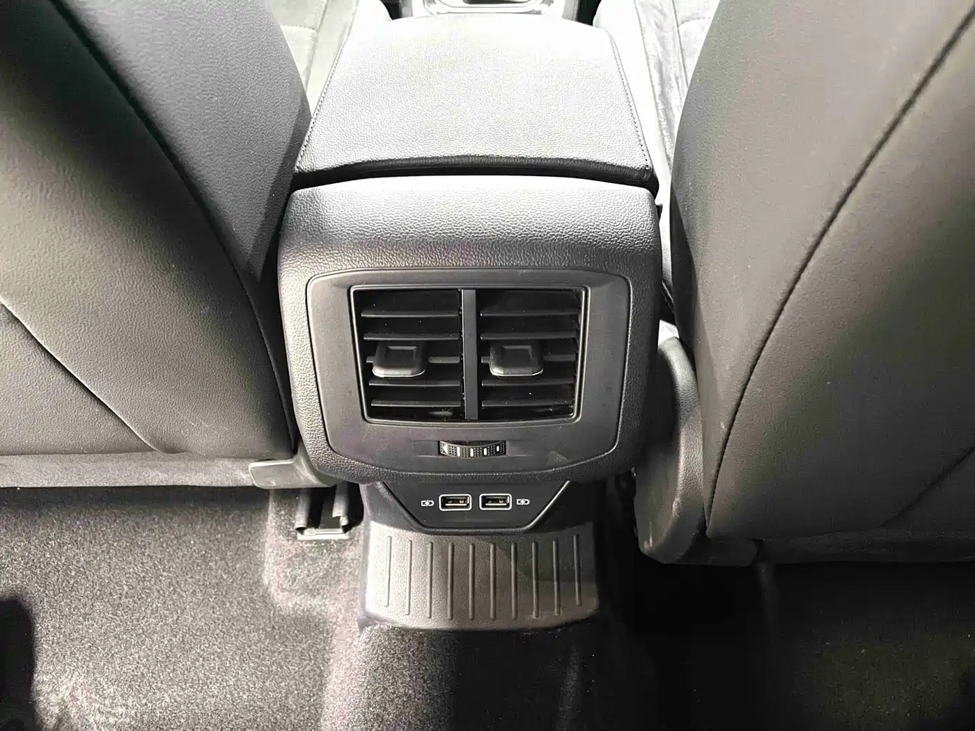 VOLKSWAGEN T ROC EXPLORING SONGS