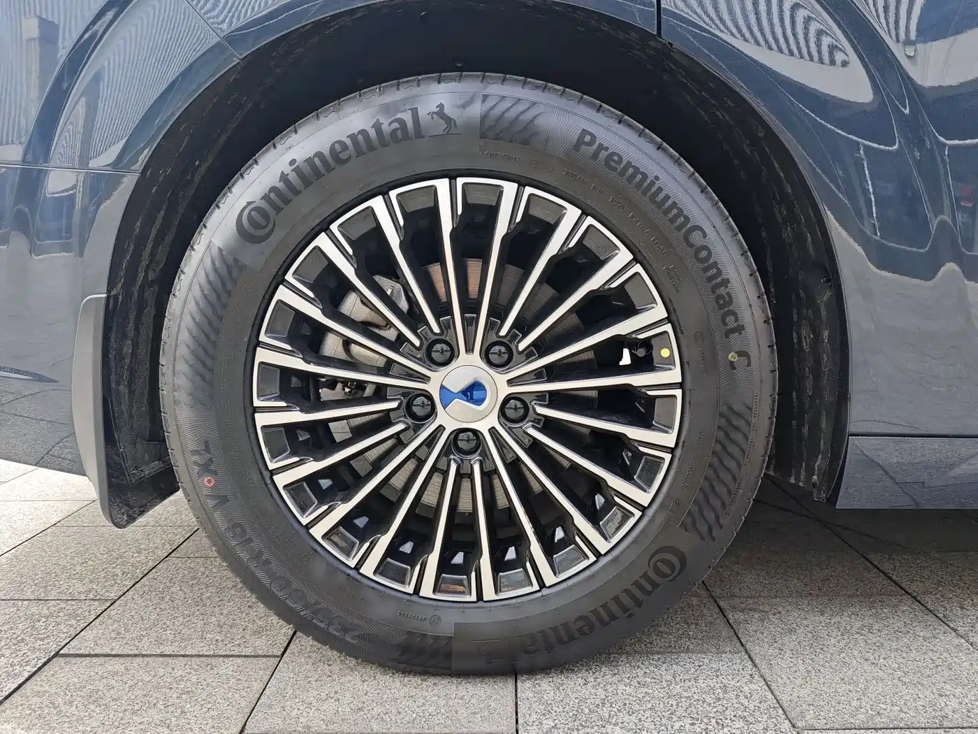 Denza D9 2022 DM-i 970 All-Wheel Drive Honor Edition фото 10