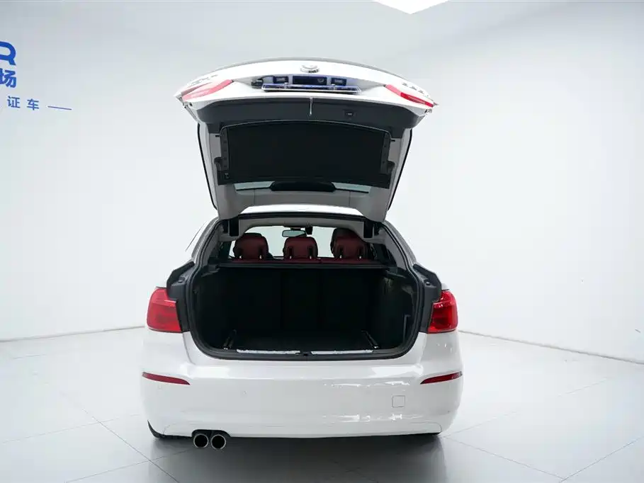 BMW 3 Series GT 2017 320i Fashion фото 18