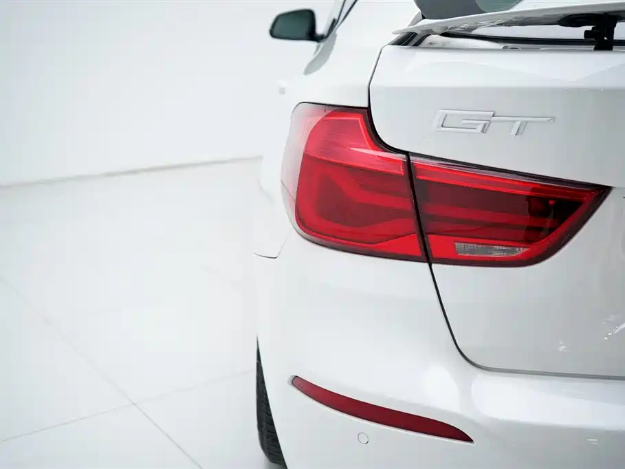 BMW 3 Series GT 2017 320i Fashion фото 4
