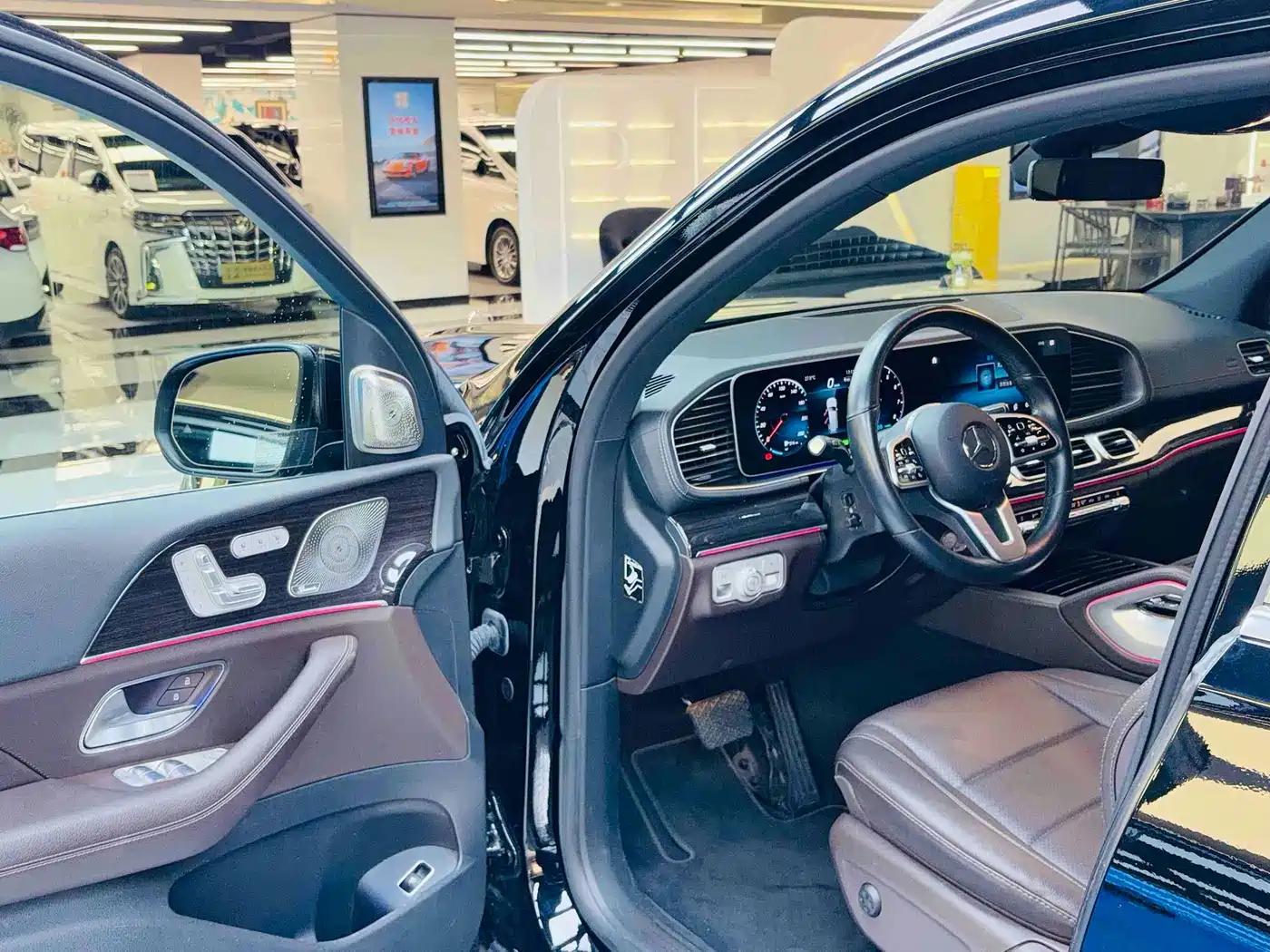 Mercedes-Benz GLS 2022 Facelift GLS 450 4MATIC Luxury фото 6