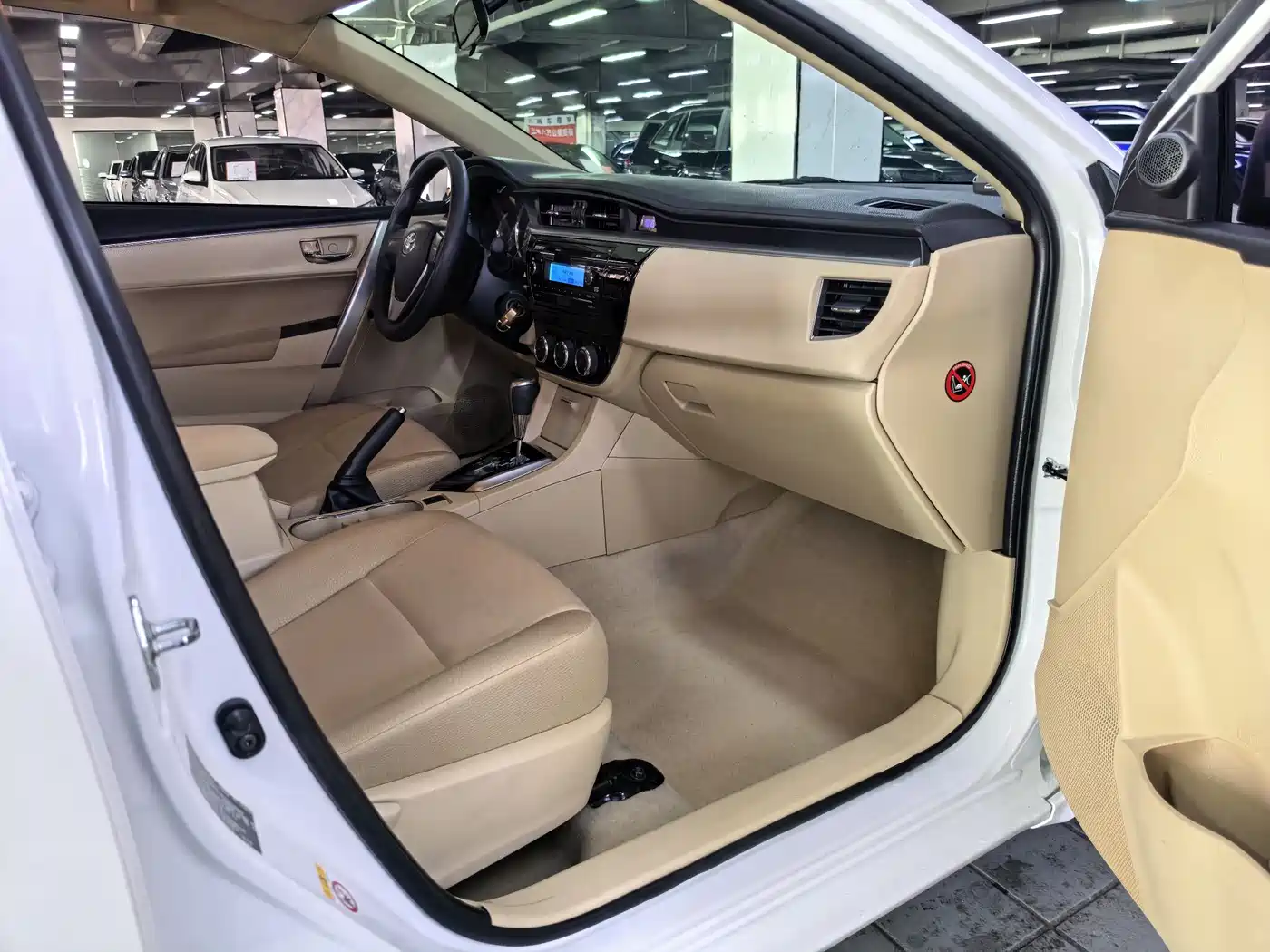 Toyota Corolla 2017 1.6L CVT GL фото 8
