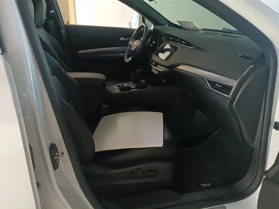 Cadillac XT4 2018 28T FWD Leading Edition фото 8