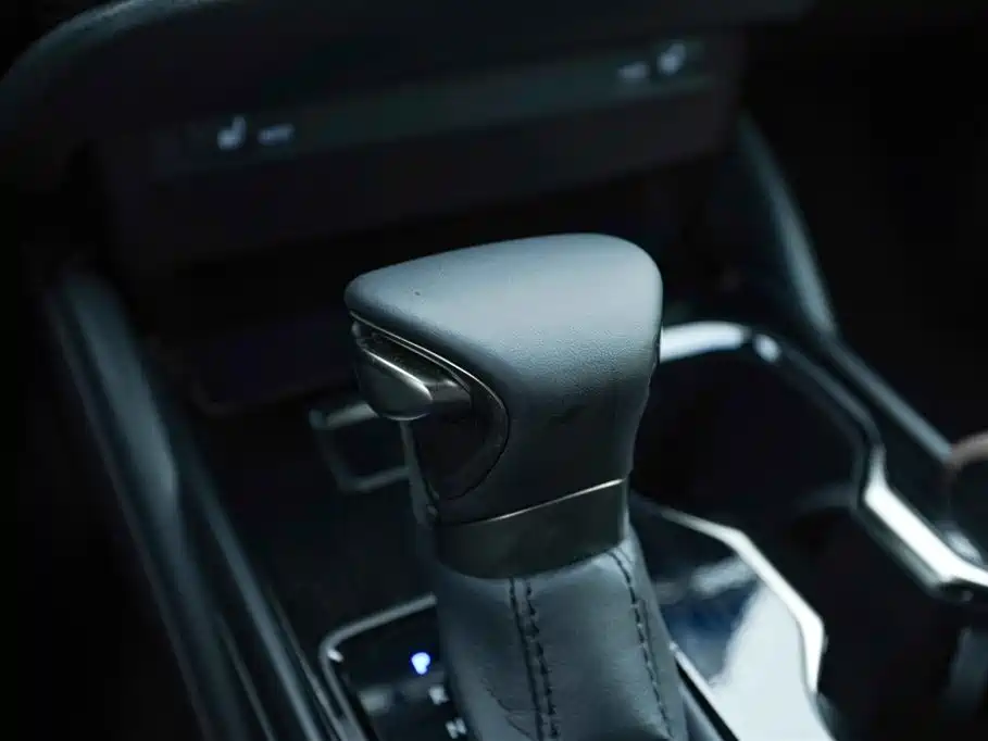 Lexus ES 2022 300h Excellence Edition фото 9