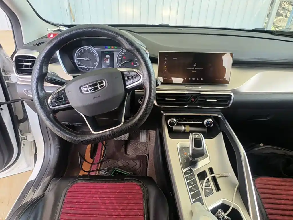 Фото 6 - Geely Coolray