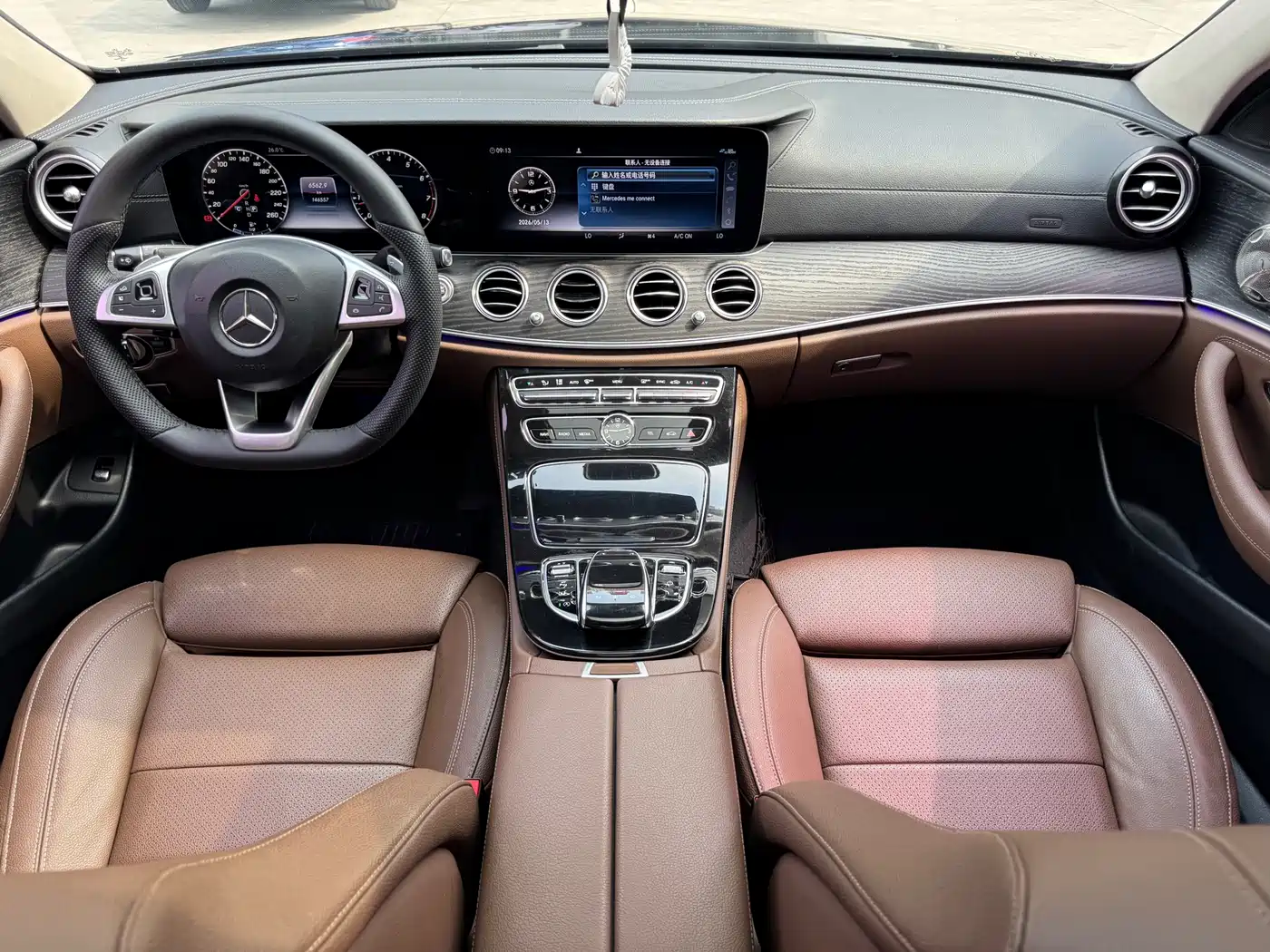 Mercedes-Benz E-Class 2016 E 200 L Sport Type фото 12