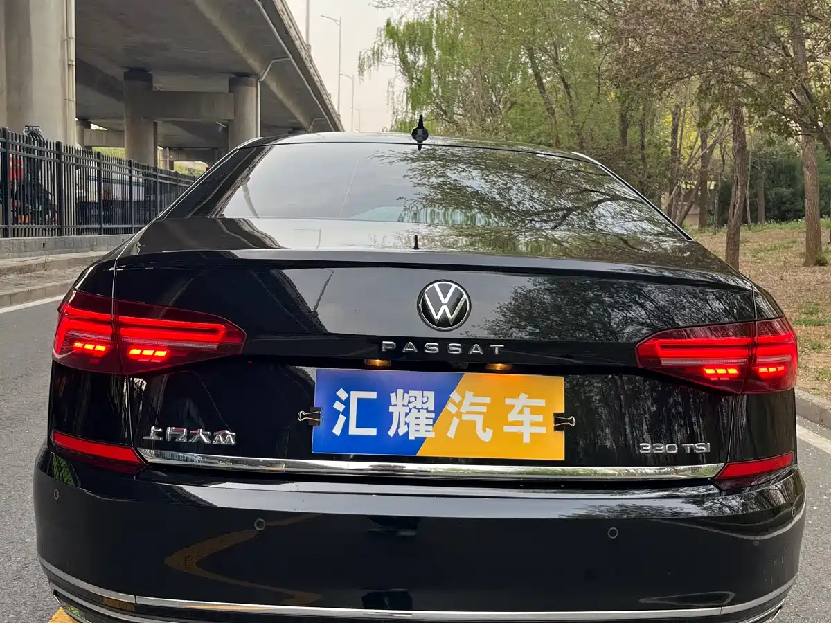 Volkswagen Passat 2021 Model 330TSI Luxury Edition фото 3