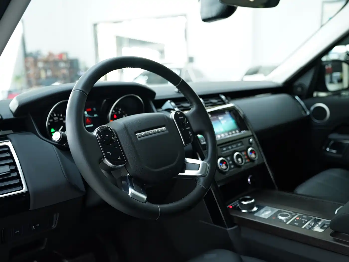 Land Rover Discovery 2019 3.0 SC V6 SE фото 5