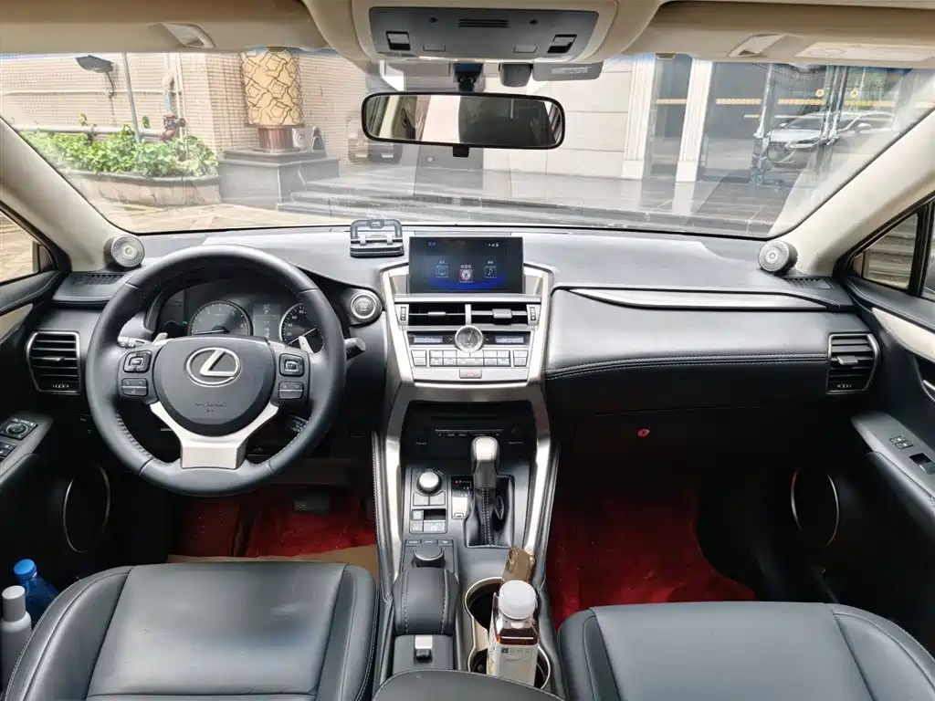 Lexus NX 2015 200t AWD F Sport фото 11