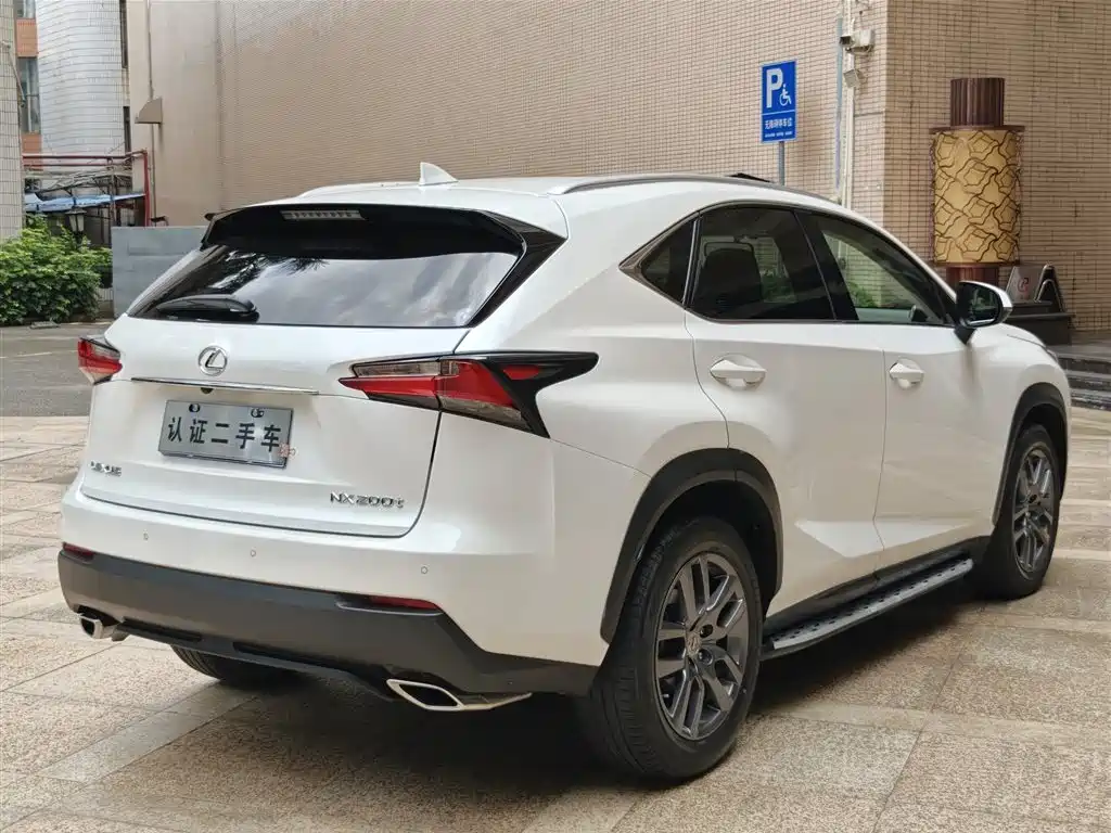 Lexus NX 2015 200t AWD F Sport фото 18