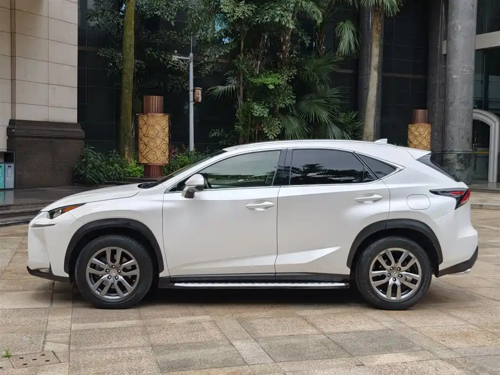 Lexus NX 2015 200t AWD F Sport фото 7