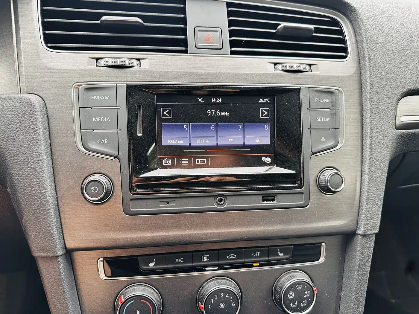 Volkswagen Golf 2016 230TSI Automatic Luxury фото 6