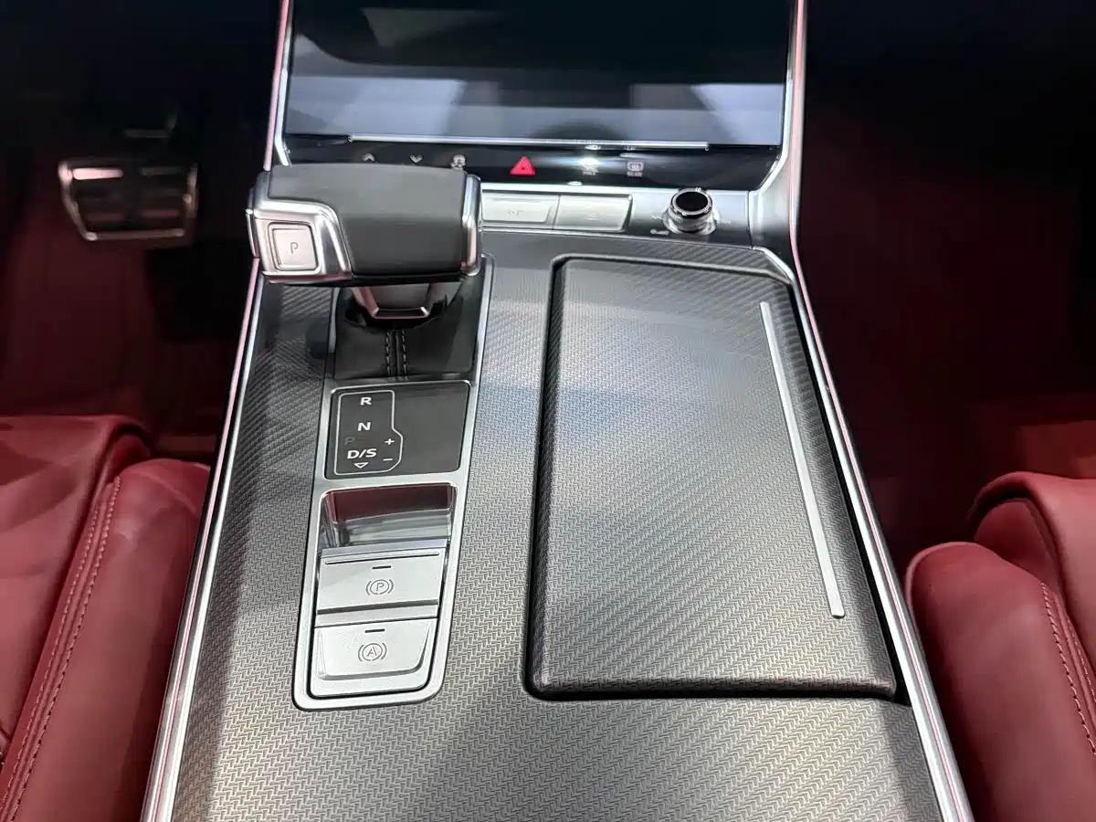Audi A7L 2025 Model Year 45 TFSI quattro Black Knight Edition фото 11