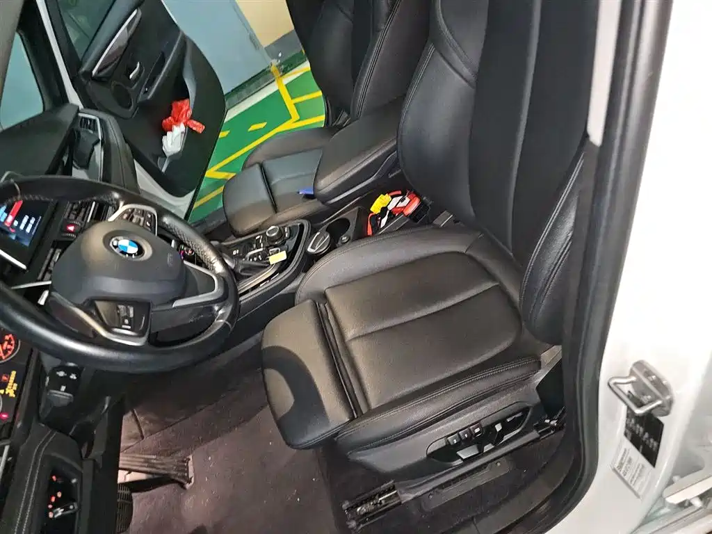 BMW 2 Series Gran Tourer 2015 218i Sport Design Package фото 11