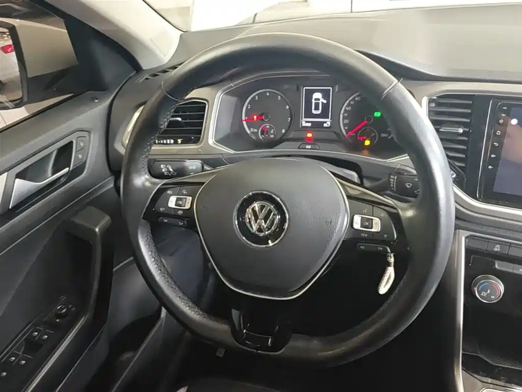 Volkswagen T-ROC 2020 230TSI DSG 2WD Progressive фото 11