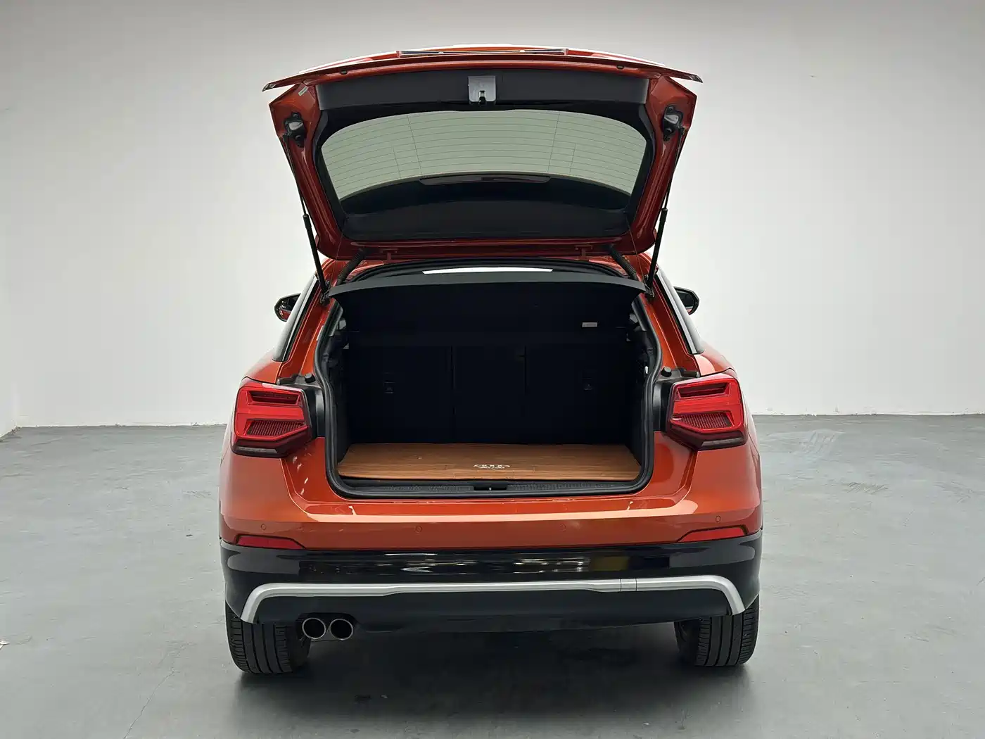 Audi Q2L 2019 2018 35 TFSI Launch Exclusive Edition China VI