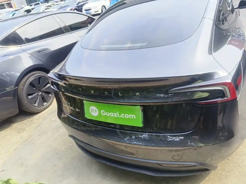 Фото 6 - Tesla Model 3