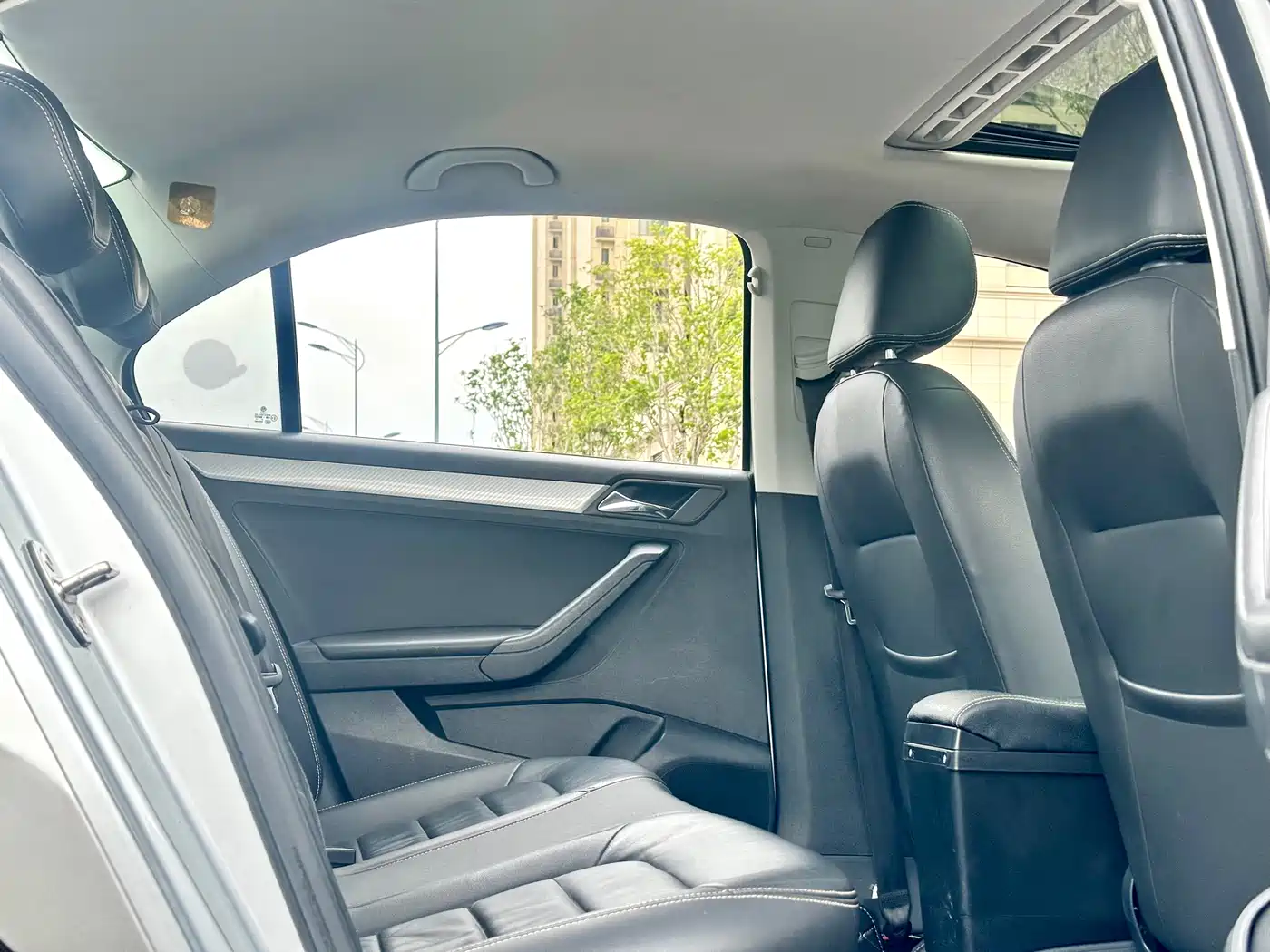 Volkswagen Jetta 2015 1.6L Automatic Luxury фото 29