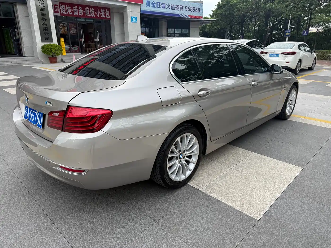 BMW 5 Series 2014 525Li Luxury Design Package фото 8
