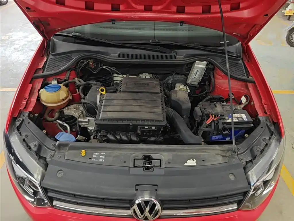 Volkswagen Polo 2016 1.4L Automatic Trend фото 20