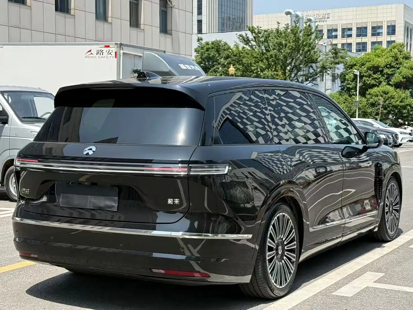 NIO ES8 2025 Base Model 7-Seater фото 6