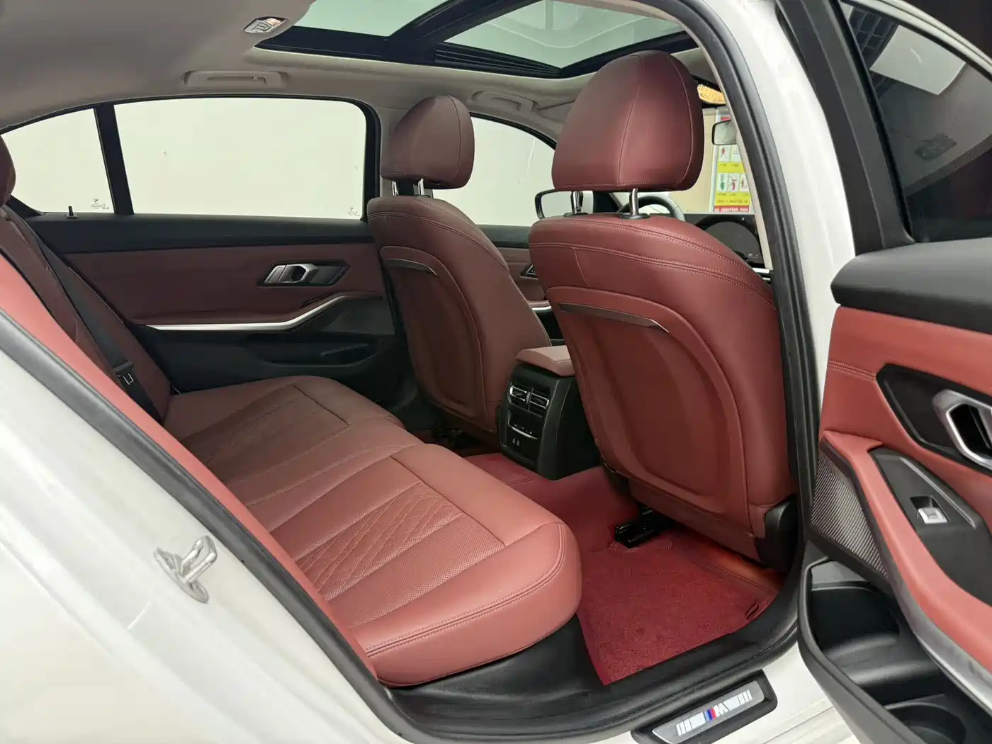 BMW 3 Series 2023 320Li M Sport Package фото 19