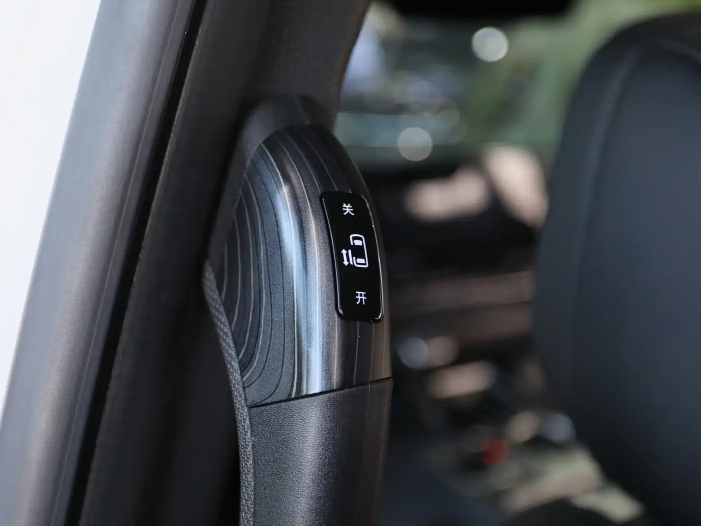 Toyota Sienna 2023 2.5L Hybrid Premium Edition фото 18
