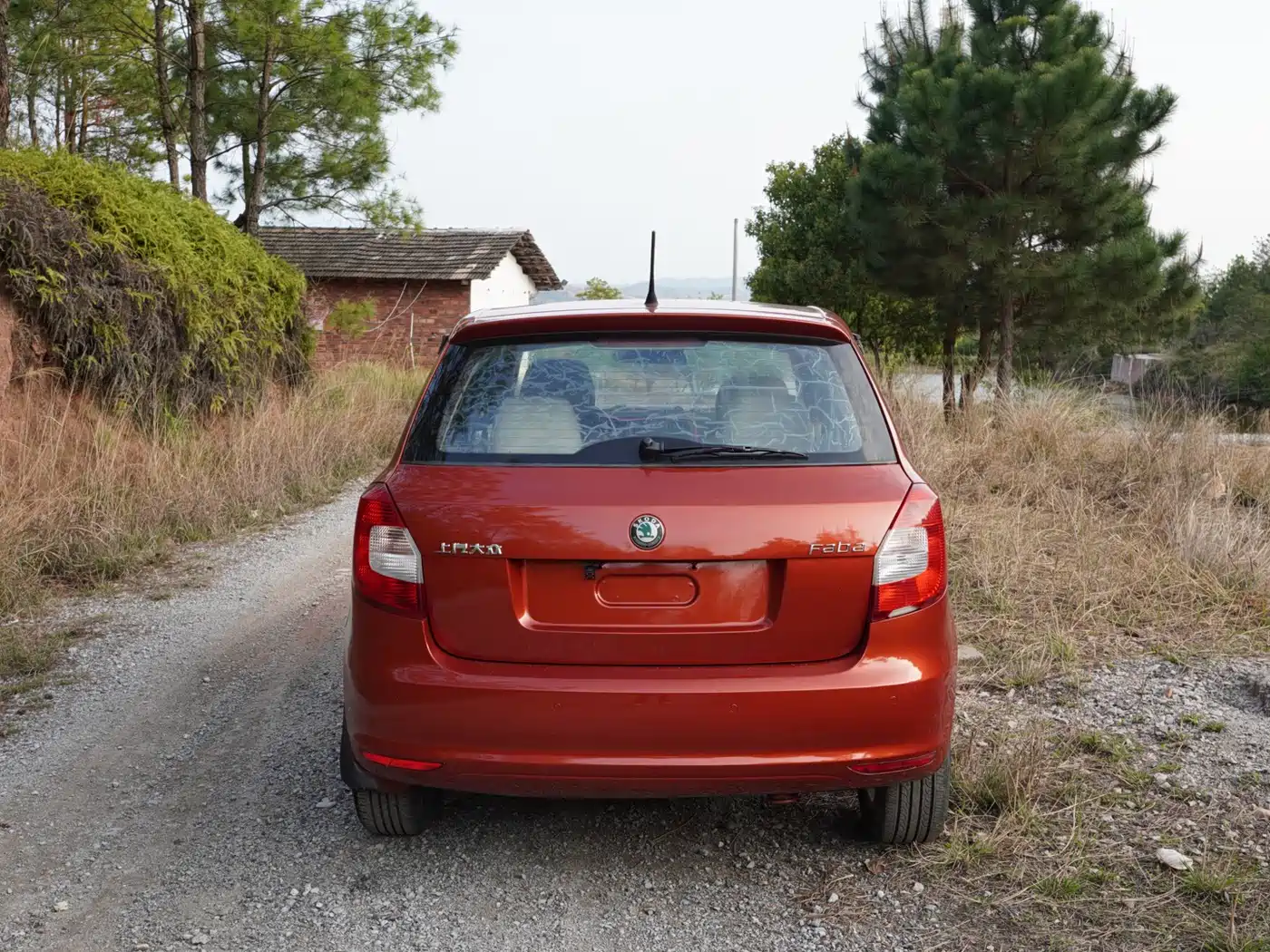 Škoda Fabia 2012 1.4L Manual Crystal Edition фото 16
