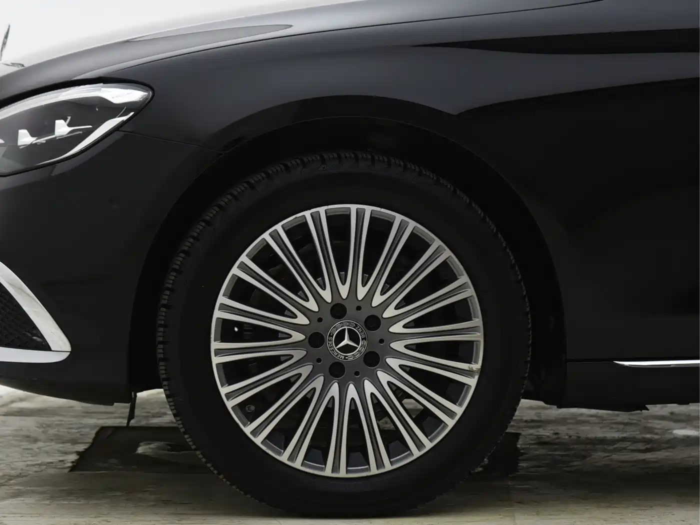 Mercedes-Benz E-Class 2022 E 300 L Fashion фото 5
