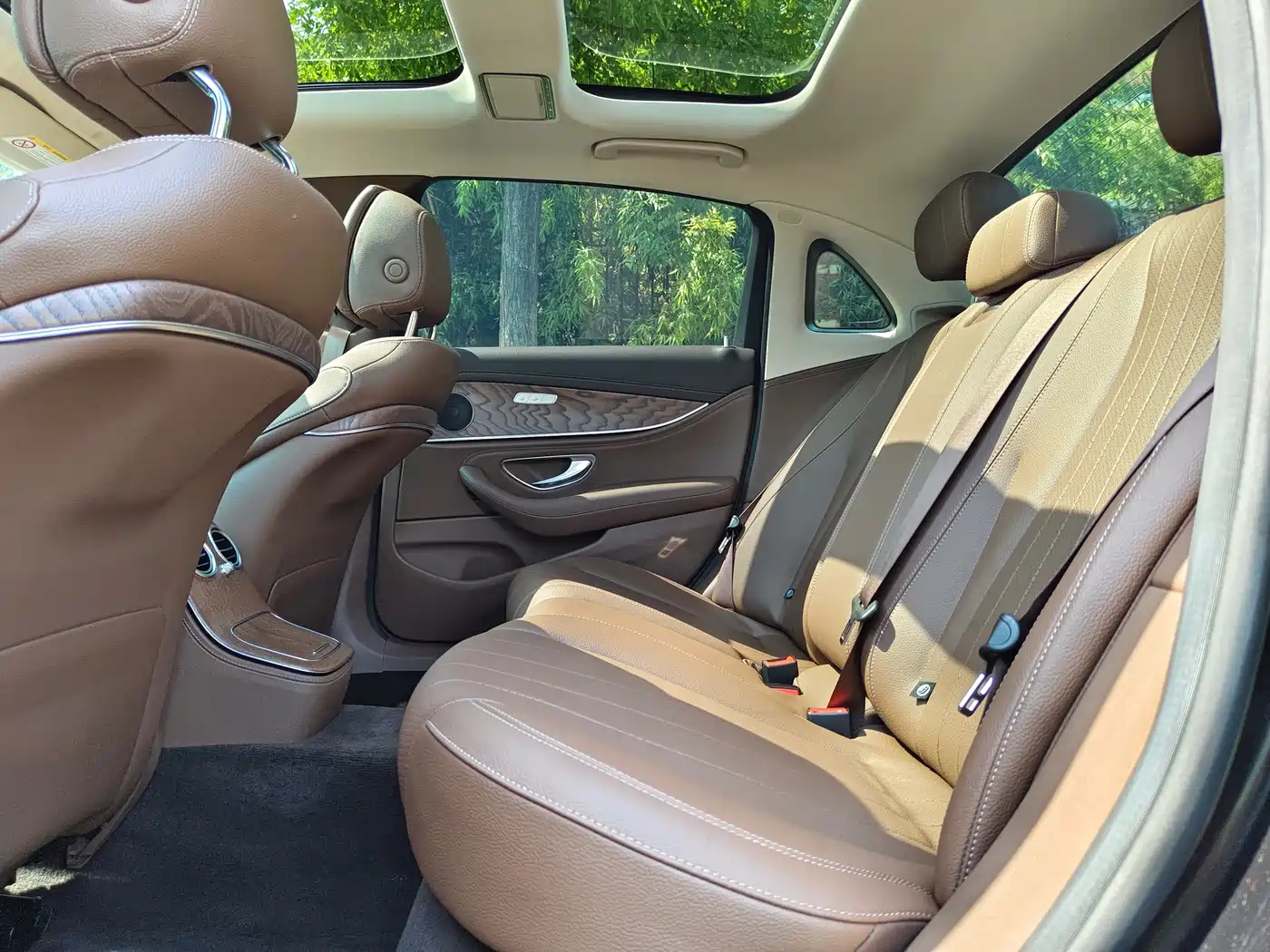 Mercedes-Benz E-Class 2022 E 300 L Fashion фото 22