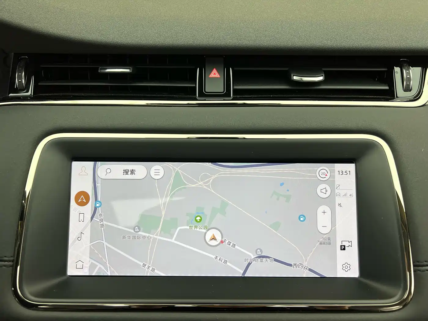 Land Rover Range Rover Evoque New Energy 2022 Range Rover Evoque L P300e Plug-in Hybrid фото 20