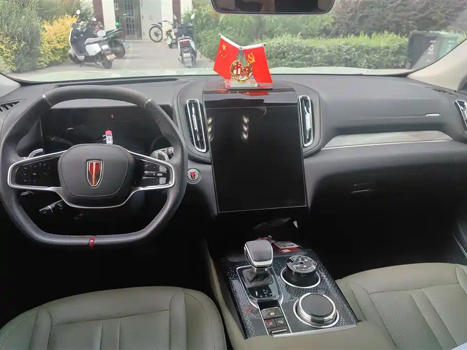 Hongqi HS3 2023 2.0T 4WD Achievement Edition фото 12