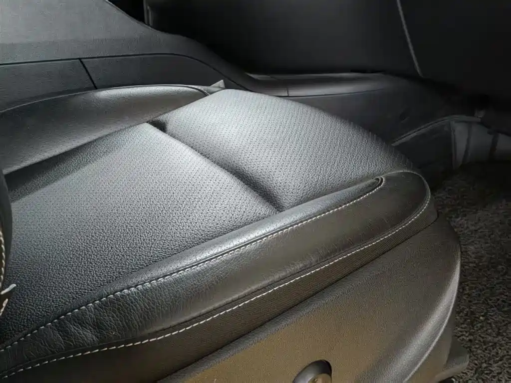 Mercedes-Benz V-Class 2020 Model V 260 L Long Wheelbase Luxury фото 24