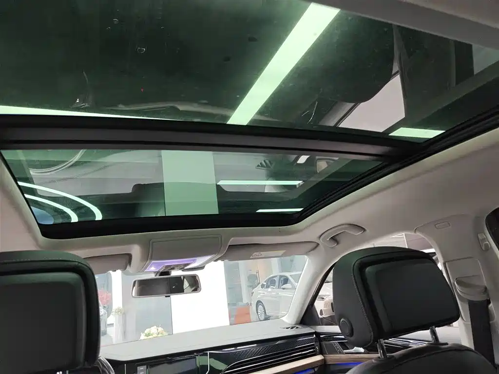 Volkswagen Passat 2019 330TSI Luxury Edition China VI фото 8
