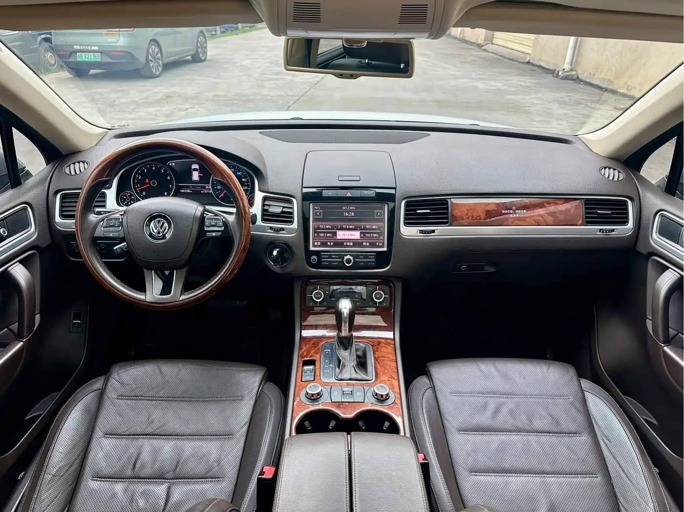 Volkswagen Touareg 2011 3.0TSI Comfort фото 10
