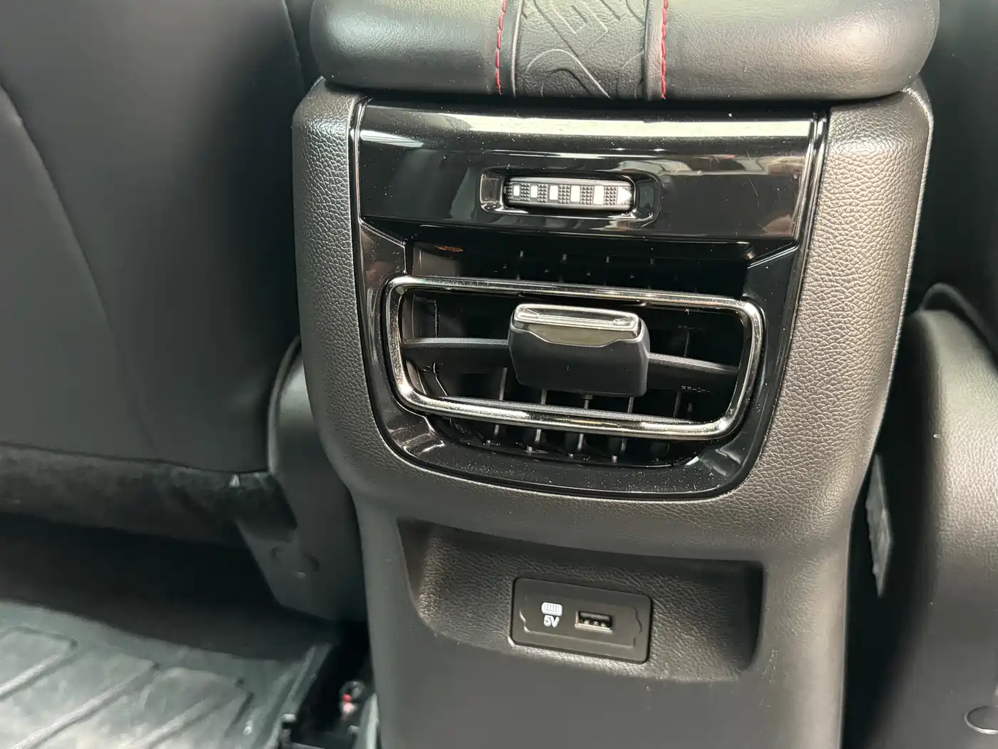 GAC Trumpchi Trumpchi Emkoo 2023 270T DCT J15 Edition фото 25