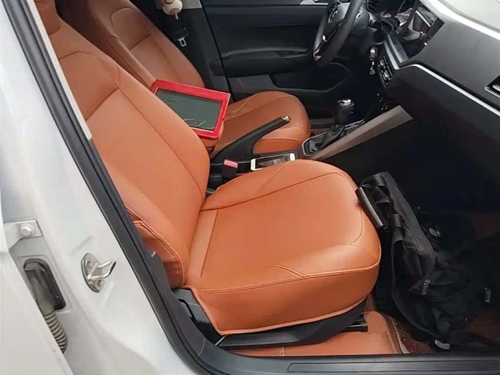 Volkswagen Polo 2019 Plus 1.5L Automatic Panorama Enjoyment Edition фото 25