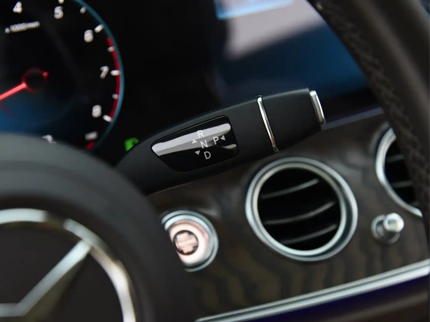 Mercedes-Benz E-Class 2022 E 300 L Fashion фото 11