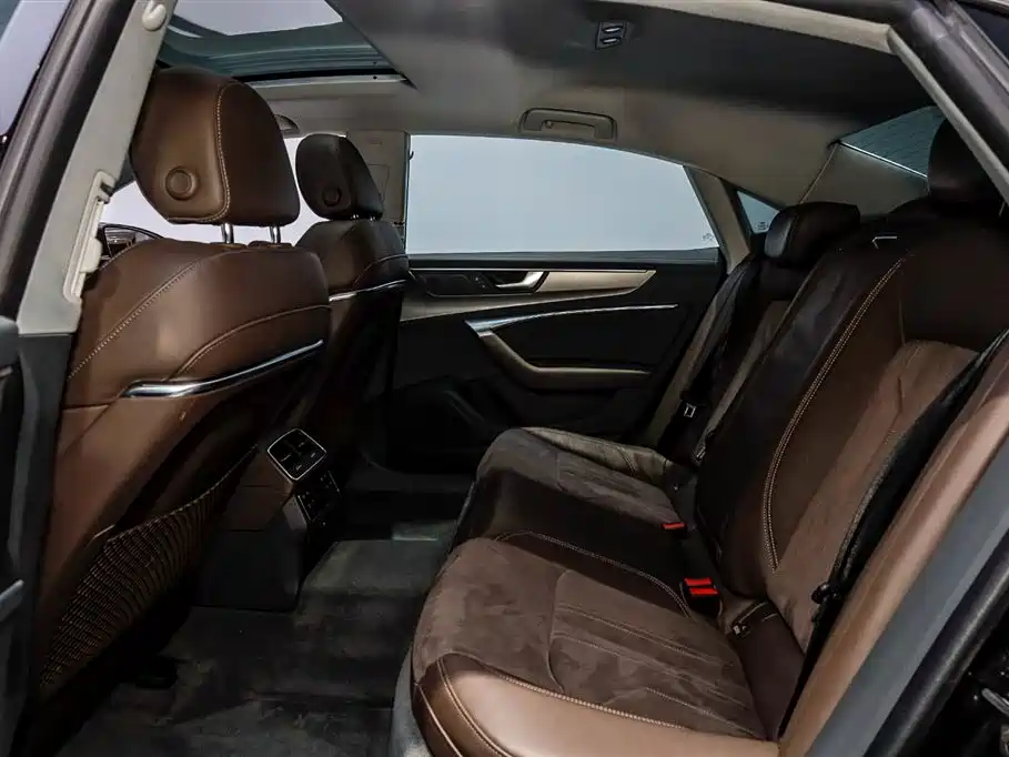 Audi A7L 2024 45TFSI S-line Dream Edition Crystal Package фото 10