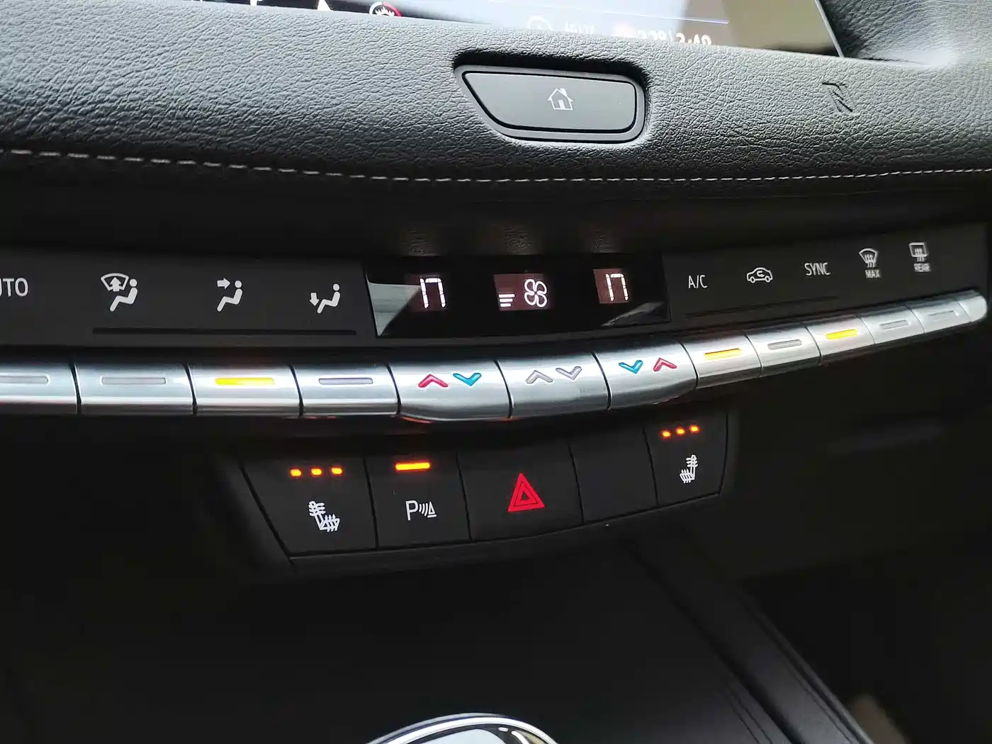 Cadillac XT4 2020 28T FWD Leading Trim фото 9
