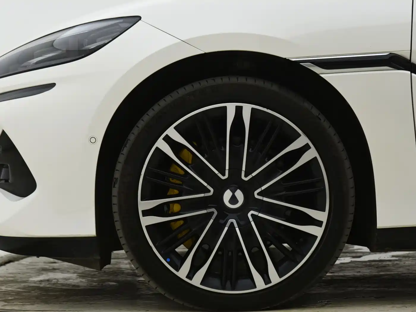 Denza Z9GT 2024 1100 AWD Ultra Edition фото 7