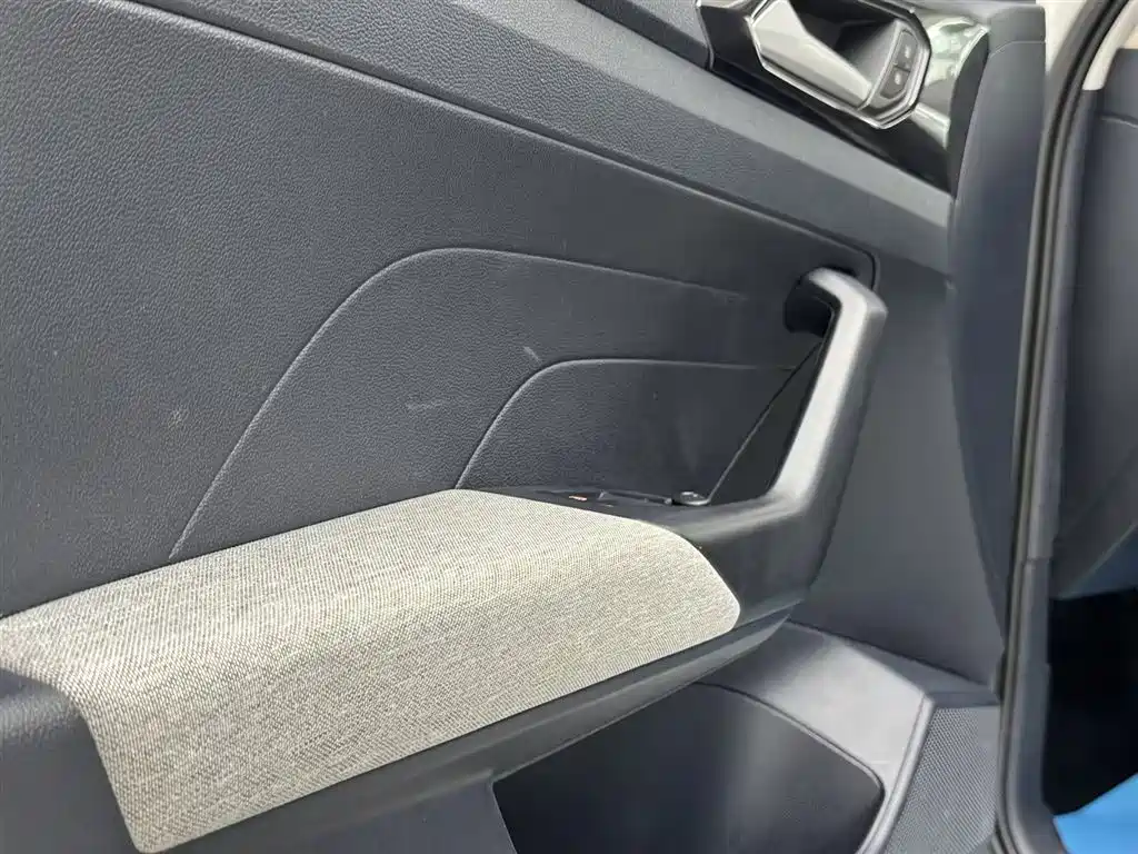 Volkswagen Tharu 2025 Model Rising Star 1.5L Advance Edition фото 14