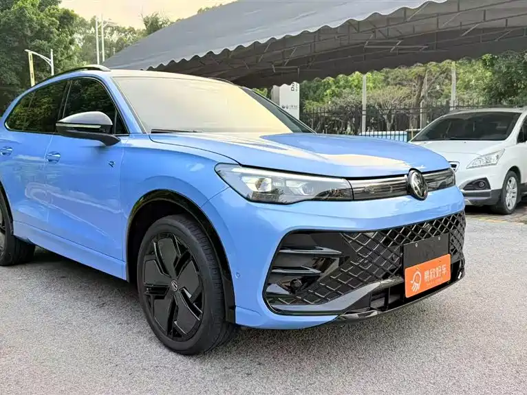 Volkswagen Tiguan L 2024 PRO 380TSI 4WD R-Line Premium Edition фото 3